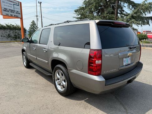 Used 2008 Chevrolet Suburban LTZ w/ LTZ Preferred Equipment Group AWD/4WD image 3