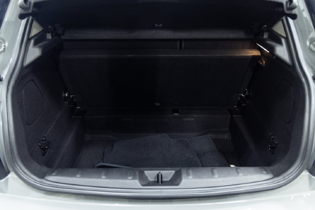 Used 2016 MINI Cooper 4-Door Hardtop FWD image 9