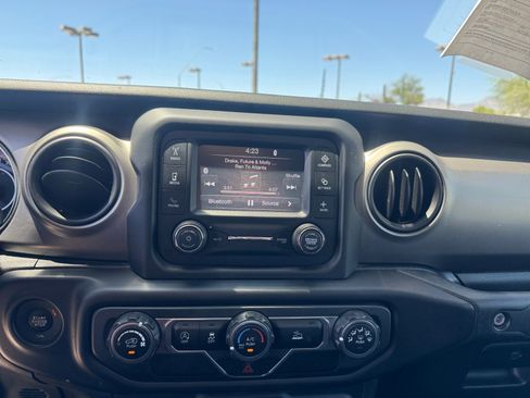 Used 2020 Jeep Gladiator Sport w/ Quick Order Package 24S AWD/4WD image 12