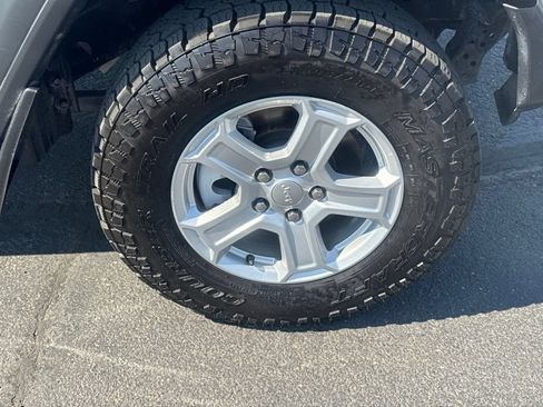 Used 2023 Jeep Wrangler Sport AWD/4WD image 9