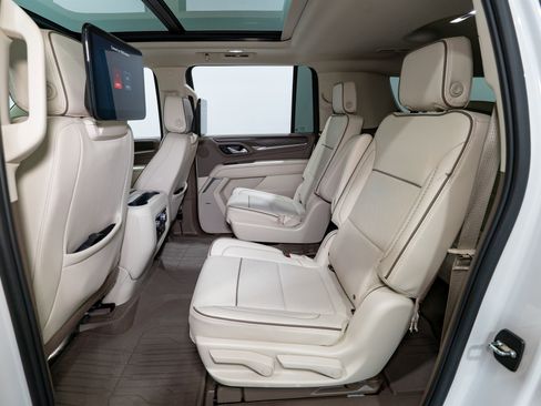 Used 2023 GMC Yukon XL Denali w/ Denali Reserve Package image 36