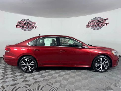 Used 2022 Volkswagen Passat 2.0T SE image 8