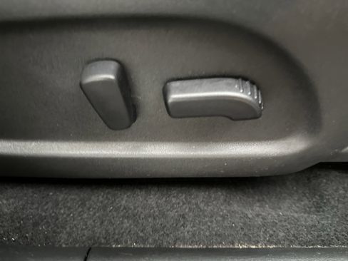 Used 2020 Nissan Pathfinder SL image 27