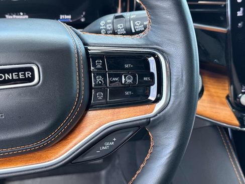 Used 2024 Jeep Grand Wagoneer L Series III image 32