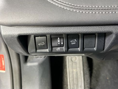 Used 2023 Subaru Outback Limited image 10