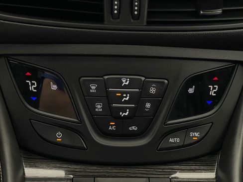 Used 2017 Buick Envision Essence FWD image 27