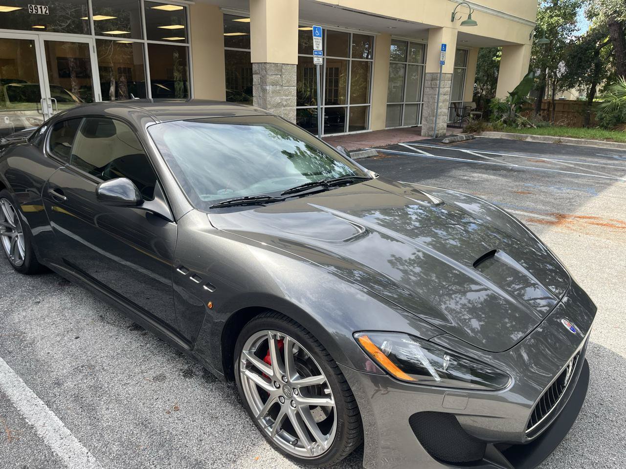 Used 2014 Maserati GranTurismo MC RWD image 2