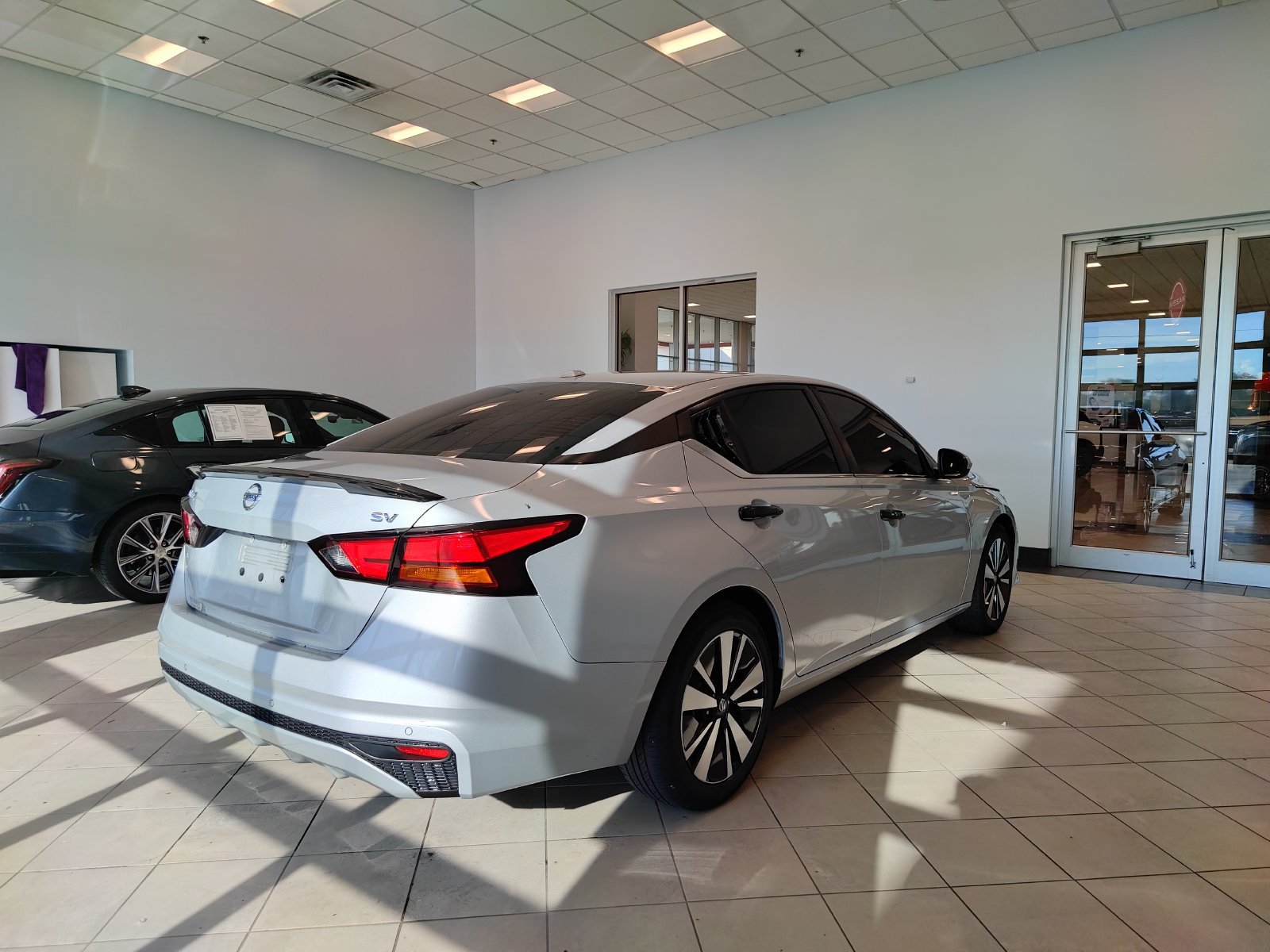 Used 2021 Nissan Altima 2.5 SV FWD image 3