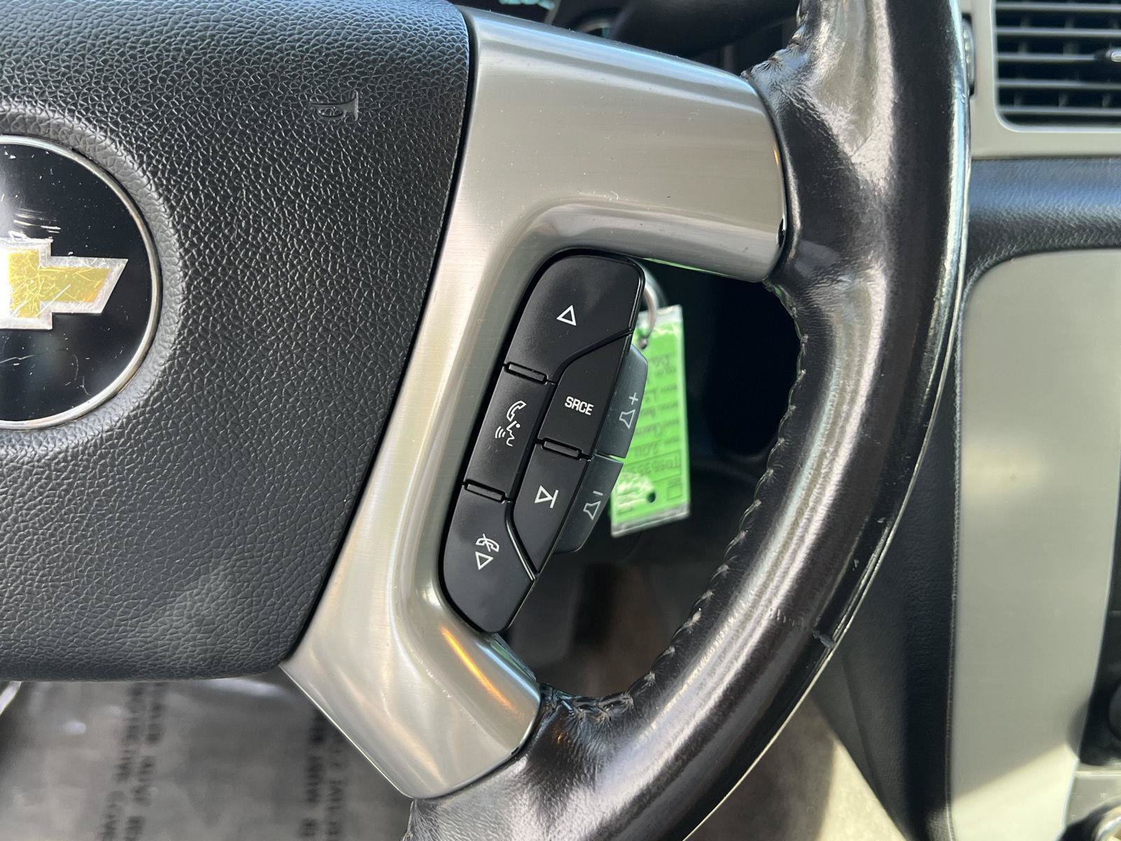 Used 2011 Chevrolet Avalanche LS AWD/4WD image 30