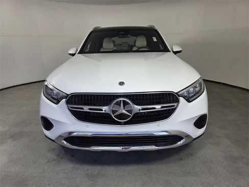 New 2026 Mercedes-Benz GLC 300 4MATIC image 2