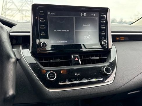 Used 2021 Toyota Corolla LE image 22