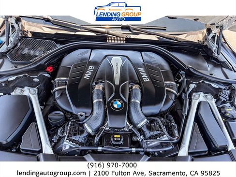 Used 2019 BMW 750i w/ Executive Package RWD image 26