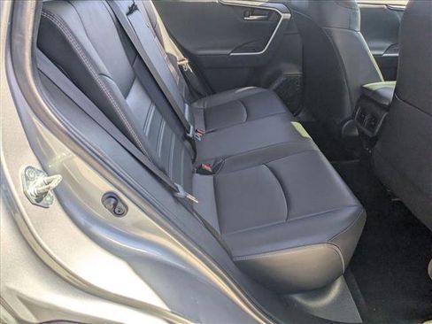 Used 2019 Toyota RAV4 Limited image 19