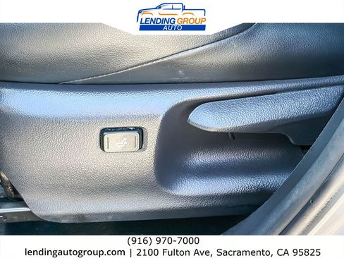 Used 2019 Toyota C-HR Limited FWD image 20