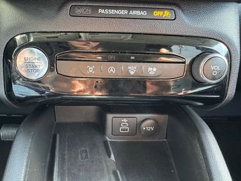 Used 2025 Ford Escape Platinum image 23