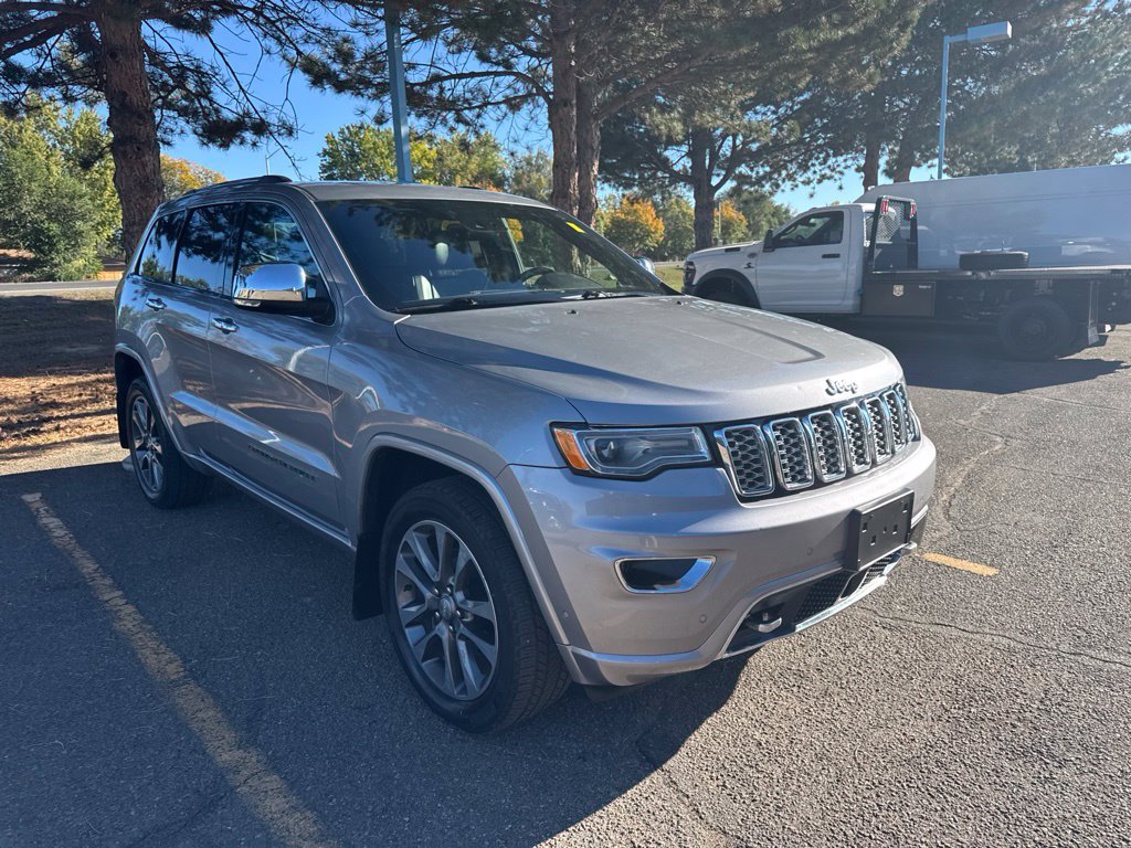 Used 2017 Jeep Grand Cherokee Overland w/ Jeep Active Safety Group AWD/4WD image 5