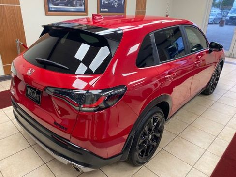 Used 2024 Honda HR-V Sport image 2