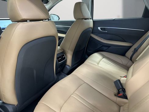Certified 2025 Hyundai Sonata Limited FWD image 16