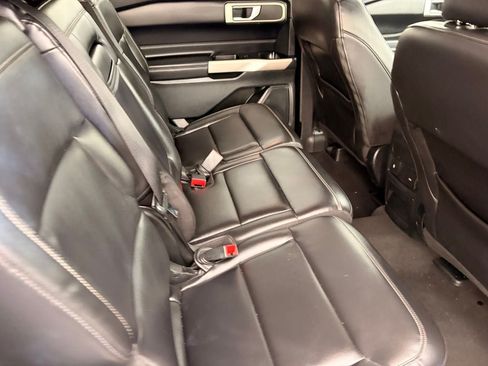 Used 2023 Ford Explorer XLT w/ Equipment Group 202A RWD image 15