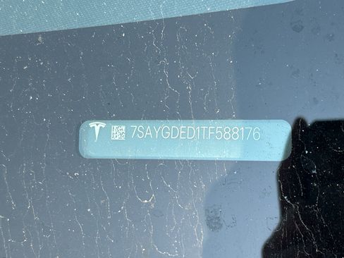 Used 2026 Tesla Model Y 2WD image 32
