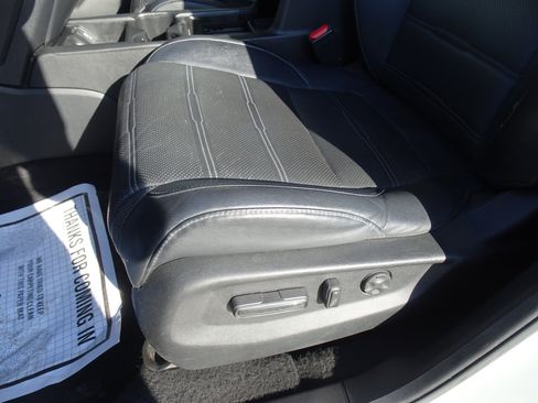Used 2017 Honda CR-V EX-L image 10