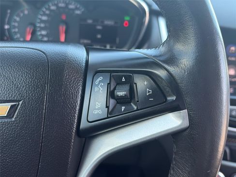Used 2022 Chevrolet Trax LT w/ Redline Edition AWD/4WD image 16