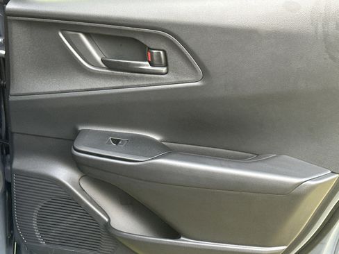Used 2025 Toyota Prius Plug-In Hybrid FWD image 16