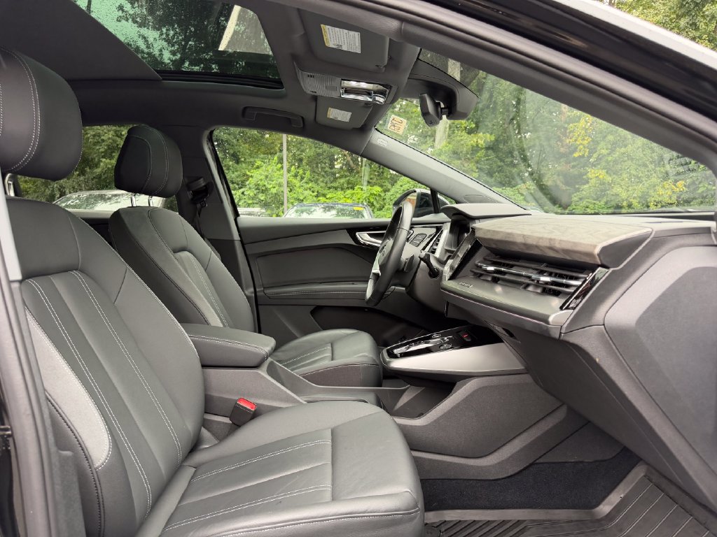 Used 2023 Audi Q4 e-tron Premium Plus w/ Premium Plus AWD/4WD image 19