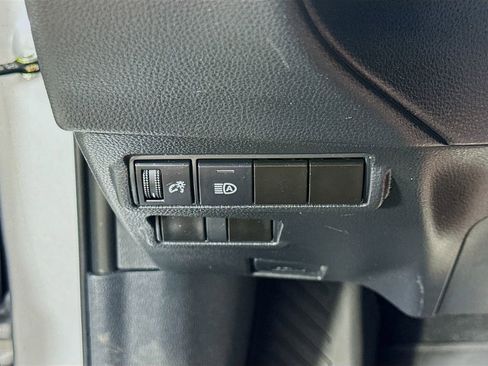 Used 2024 Toyota Corolla Cross LE image 21