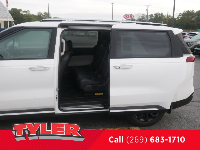 Used 2024 Kia Carnival SX Prestige FWD image 17
