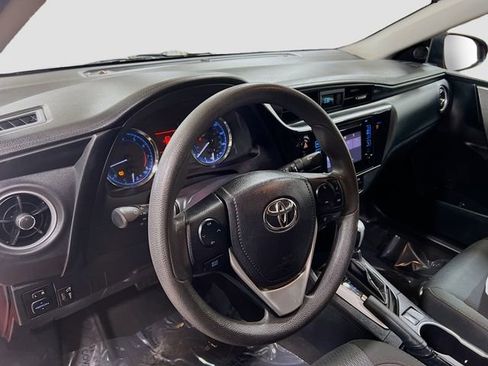 Used 2019 Toyota Corolla LE image 9