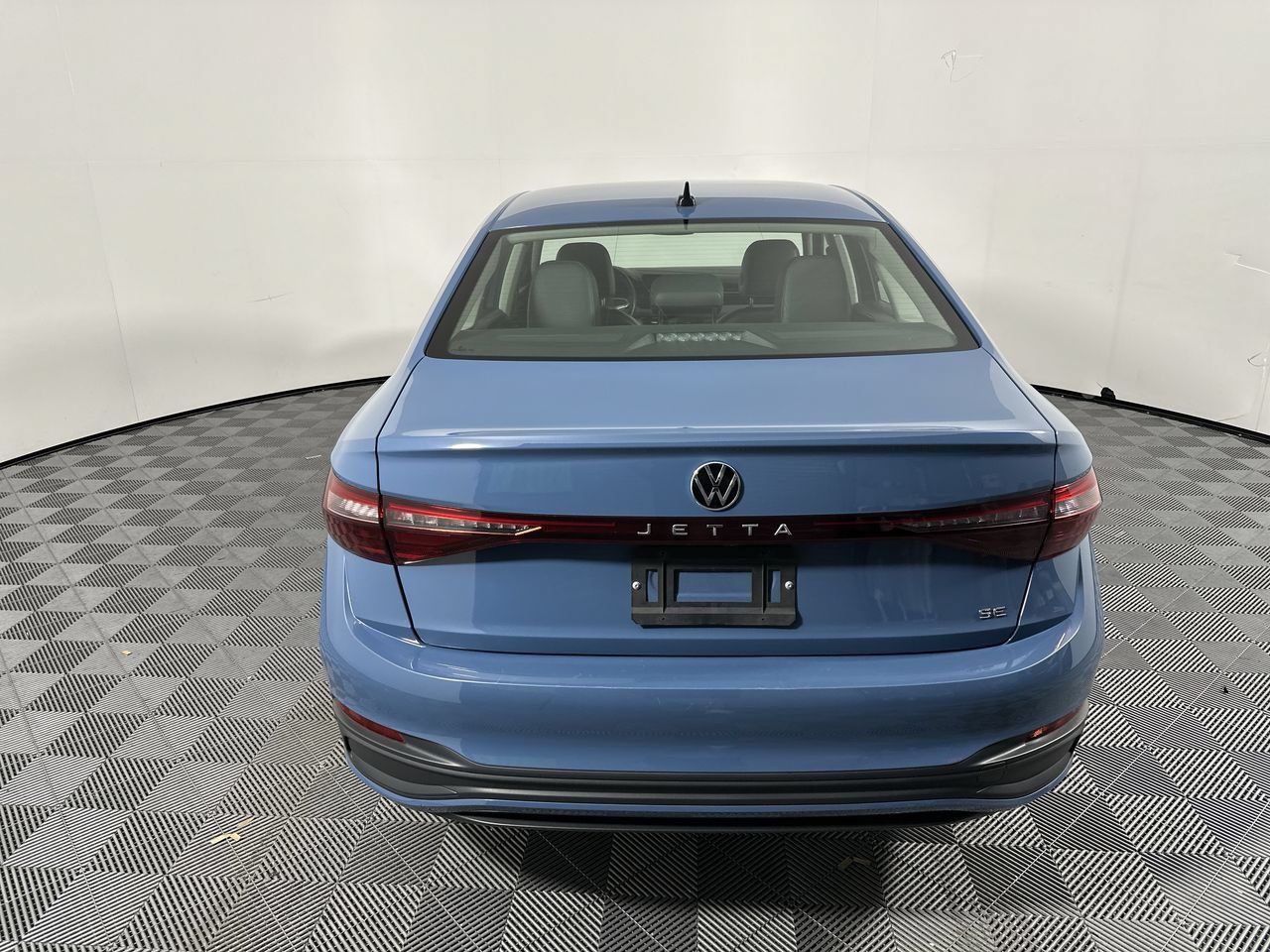 Used 2025 Volkswagen Jetta SE FWD image 21