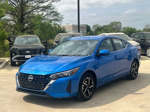 Used 2025 Nissan Sentra SV image 5