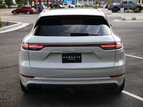 Used 2021 Porsche Cayenne Turbo AWD/4WD image 13