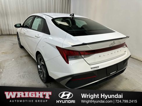 Used 2025 Hyundai Elantra SEL w/ Cargo Package image 4