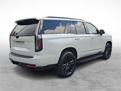 Used 2021 Cadillac Escalade Sport w/ LPO, Illumination Package image 6
