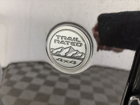 Used 2022 Jeep Wrangler Unlimited Sport AWD/4WD image 17