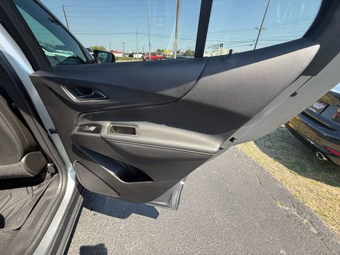 Used 2023 Chevrolet Equinox Premier image 20
