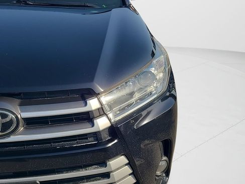 Used 2019 Toyota Highlander XLE AWD/4WD image 37