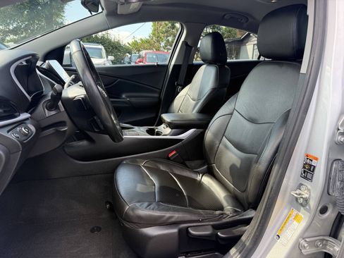 Used 2018 Chevrolet Volt LT w/ LT Driver Confidence Package FWD image 9