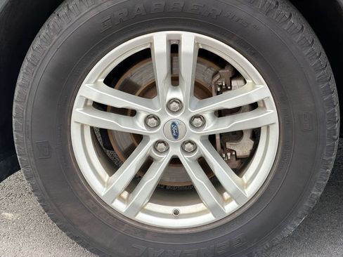 Used 2020 Ford Explorer XLT w/ Equipment Group 202A image 14