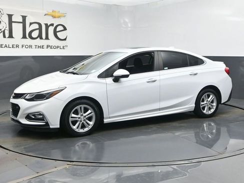 Used 2017 Chevrolet Cruze LT w/ Sun And Sound Package image 28