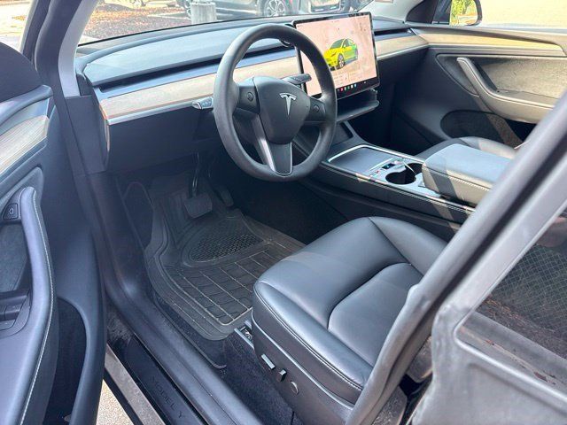 Used 2024 Tesla Model Y Long Range AWD/4WD image 8