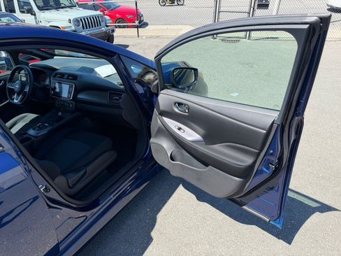 Used 2025 Nissan Leaf S FWD image 37