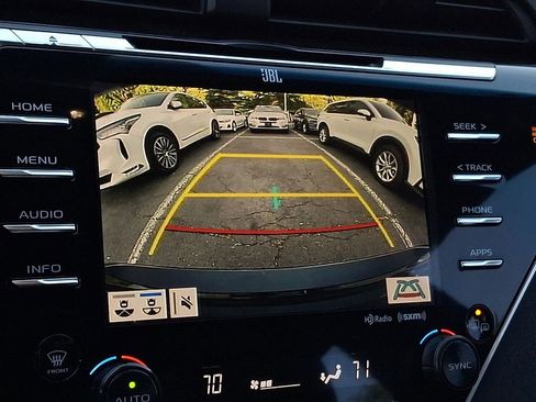 Used 2018 Toyota Camry XSE FWD image 15