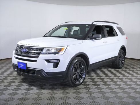 Certified 2018 Ford Explorer XLT w/ Equipment Group 202A AWD/4WD image 5
