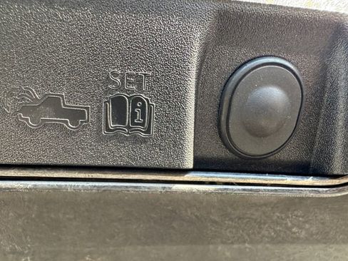 Used 2022 Ford F150 Lightning XLT image 11