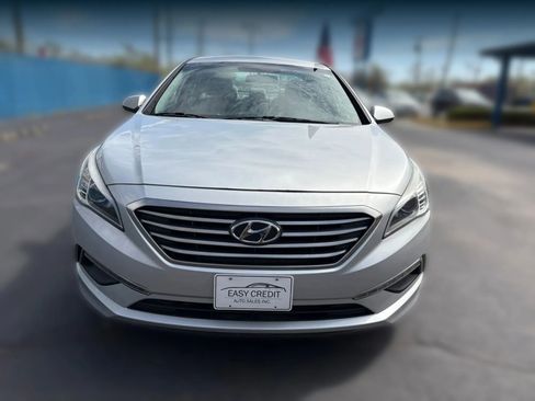 Used 2015 Hyundai Sonata SE image 2