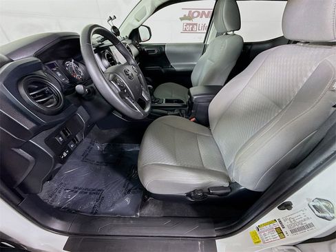 Certified 2022 Toyota Tacoma SR image 24