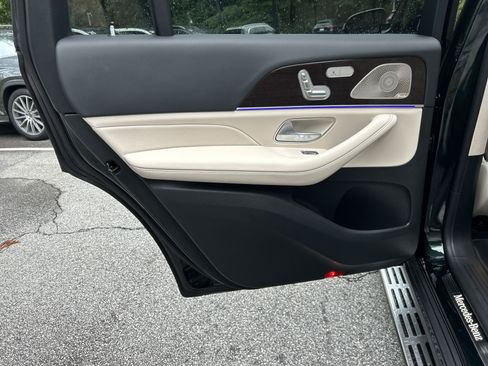Certified 2025 Mercedes-Benz GLS 580 4MATIC image 39